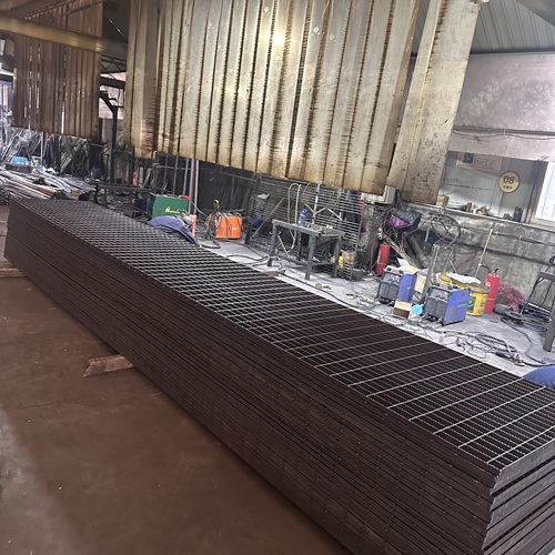 鋼格板在橋梁人行道中的應(yīng)用優(yōu)勢(shì)