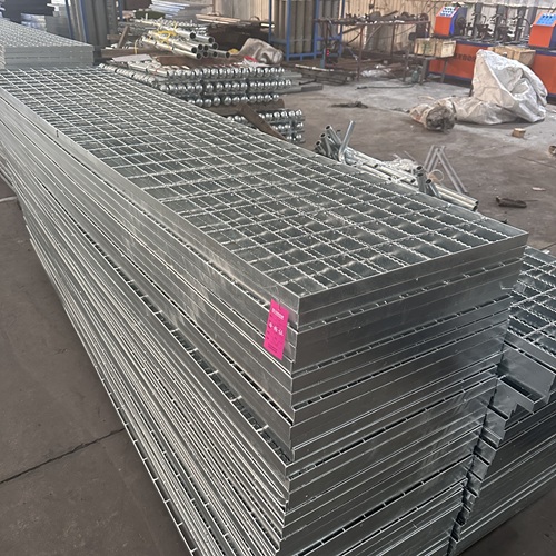 音樂節舞臺離不開鋼格板，輕便承重雙達標