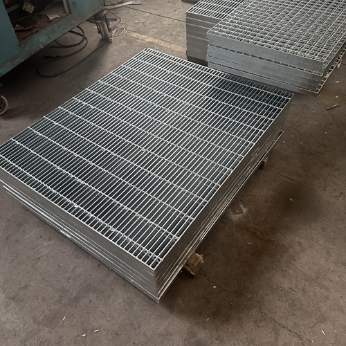 音樂節舞臺離不開鋼格板，輕便承重雙達標